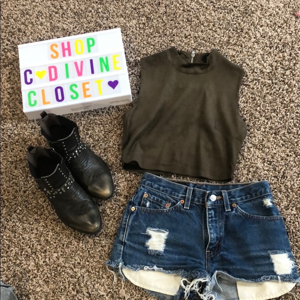 Hunter green vintage suede crop top! Size small !